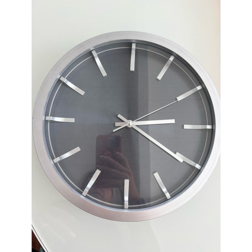 Silver Round Wall Clock EUC